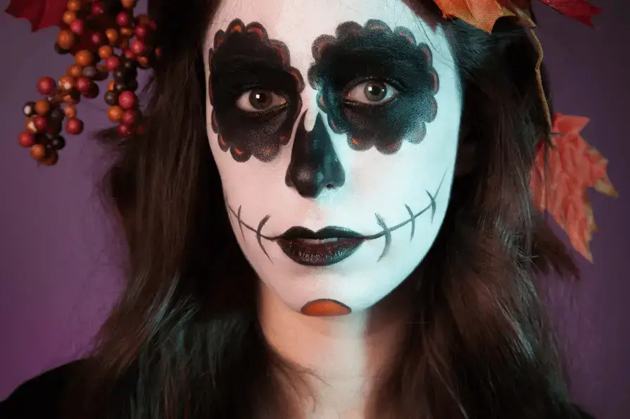 از چه رنگ‌ هایی در لباس هالووین استفاده کنم؟ از چه پارچه هایی در لباس هالووین استفاده کنم؟