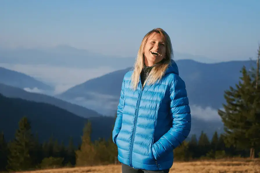 کاپشن زنانه کوتاه از محبوب ترین انتخاب ها برای استایل روزمره است.