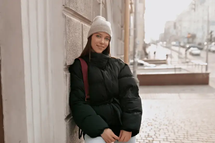 اگر اهل استایل های راحت و مینیمال هستید، کاپشن زنانه شیک اسپرت بهترین انتخاب برای شماست.