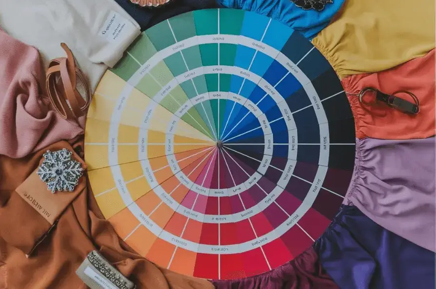 تئوری رنگ در مد: راهنمای کاربردی استفاده از چرخه رنگ