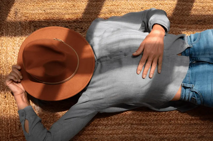 7 نکته استایل کردن رنگ های خنثی در استایل: ترکیب با آیتم های رنگی