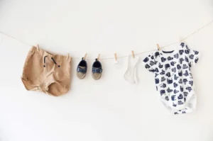 بهترین روش برای شستن لباس نوزاد: راهنمای کامل و تخصصی برای والدین