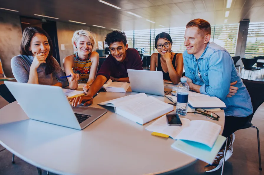 لباس مناسب برای دانشگاه